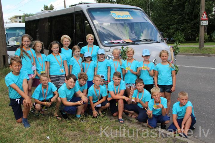 Jumpravas kultūras nama bērnu deju kolektīvs "Rītupīte" XI Latvijas skolu jaunatnes dziesmu un deju svētkos, Rīga 2015